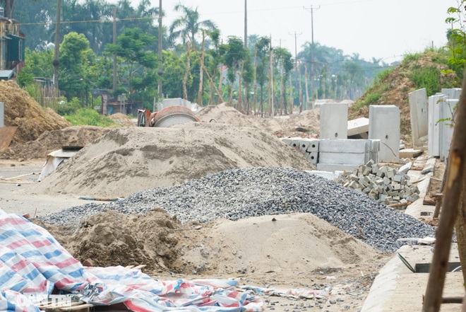 Cận cảnh đường nối ĐH Mỏ - Địa chất vào KCN Nam Thăng Long sắp hoàn thành - 9 Cận cảnh đường nối ĐH Mỏ - Địa chất vào KCN Nam Thăng Long sắp hoàn thành - 9
