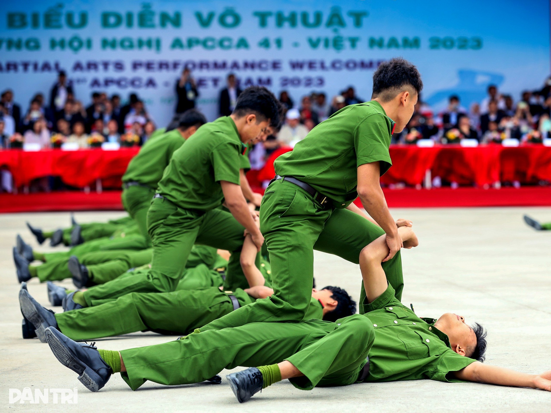 Công an Việt Nam trình diễn võ thuật trong khuôn khổ Hội nghị APCCA 41 - 1 Công an Việt Nam trình diễn võ thuật trong khuôn khổ Hội nghị APCCA 41 - 1
