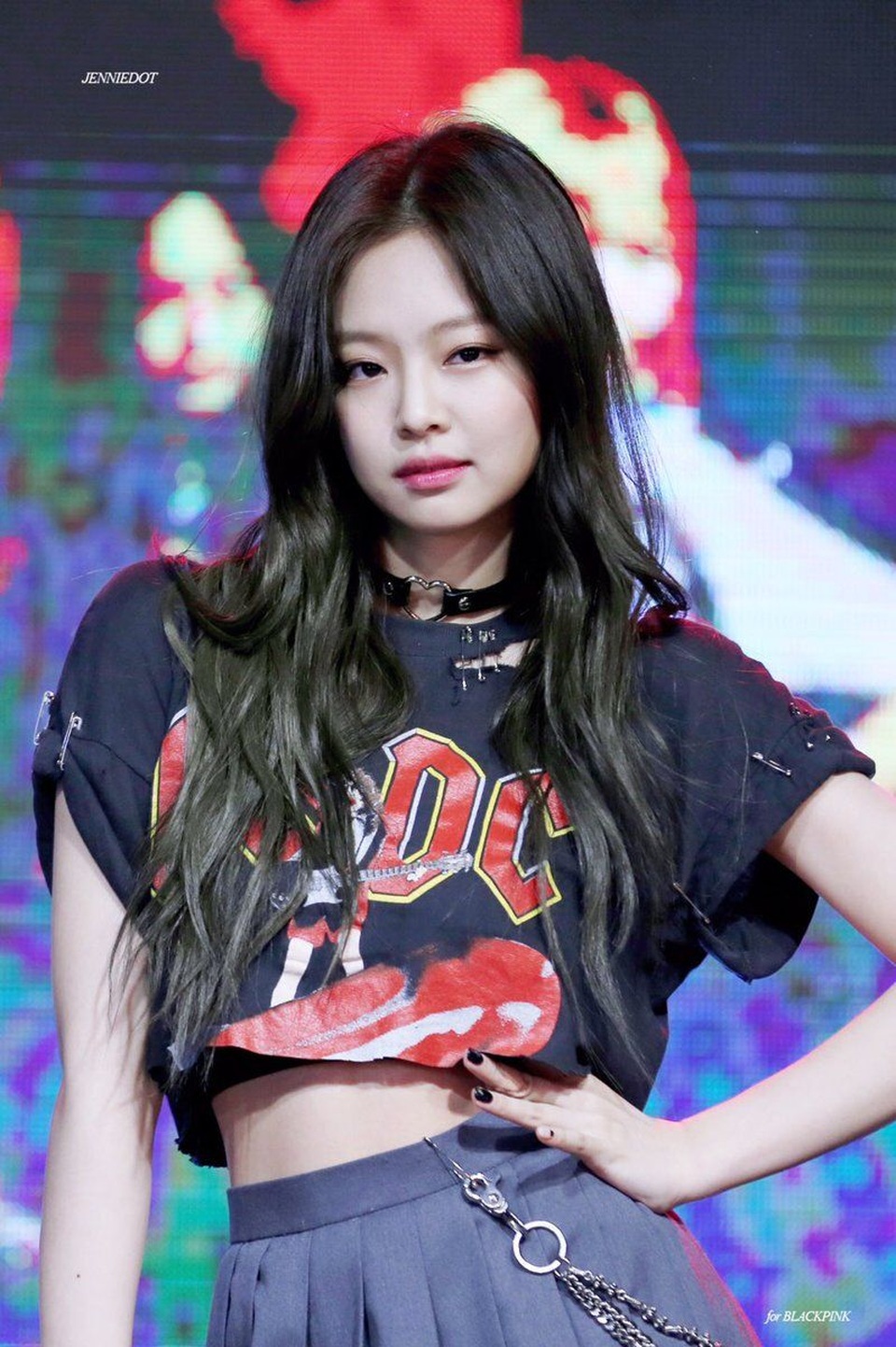 Gợi cảm hoá hình ảnh nữ y tá, Jennie (Blackpink) bị chỉ trích dữ dội - 6 Gợi cảm hoá hình ảnh nữ y tá, Jennie (Blackpink) bị chỉ trích dữ dội - 6