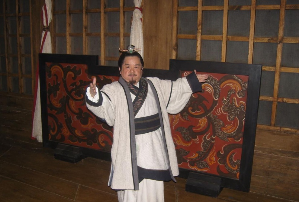 Nam diễn viên lùn nhất Trung Quốc: Lấy 4 người vợ đều là... mỹ nữ - 3 Nam diễn viên lùn nhất Trung Quốc: Lấy 4 người vợ đều là... mỹ nữ - 3