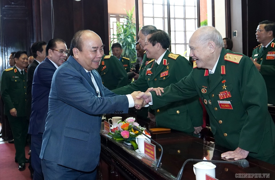 Thủ tướng: Chống biểu hiện “tự diễn biến, tự chuyển hóa” trong cựu chiến binh - 1 Thủ tướng: Chống biểu hiện “tự diễn biến, tự chuyển hóa” trong cựu chiến binh - 1