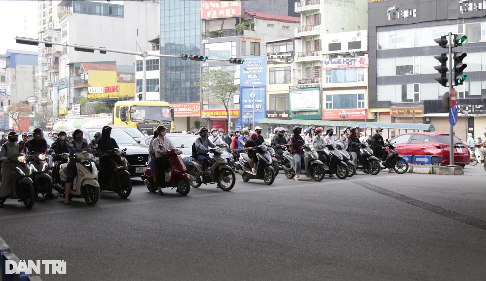 Tham gia giao thông kiểu tiết kiệm thời gian, nhiều người nhận phạt nặng - 1 Tham gia giao thông kiểu tiết kiệm thời gian, nhiều người nhận phạt nặng - 1