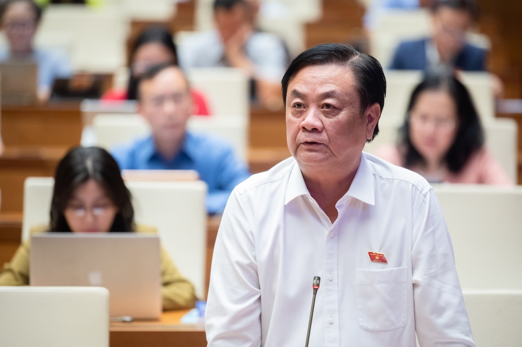 Học sinh nghỉ học khi xã lên nông thôn mới, Bộ trưởng đắn đo và đau lòng - 3 Học sinh nghỉ học khi xã lên nông thôn mới, Bộ trưởng đắn đo và đau lòng - 3