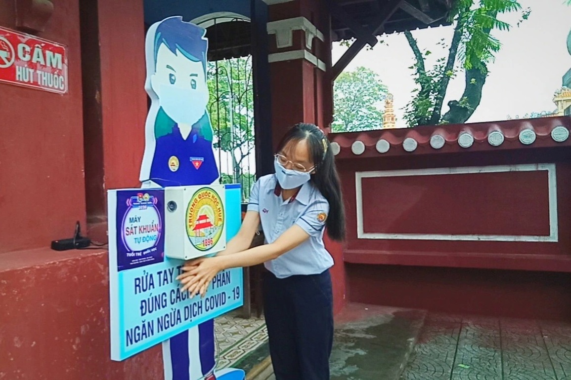 F0 tràn ngập trường học: Cô giáo bật khóc vì lớp chỉ có 3 học sinh - 1 F0 tràn ngập trường học: Cô giáo bật khóc vì lớp chỉ có 3 học sinh - 1