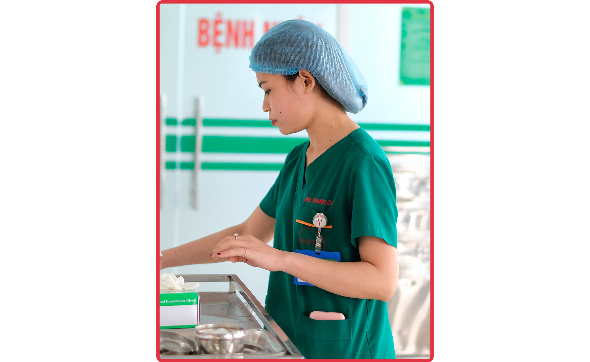 Sự khốc liệt trên tuyến đầu chống Covid-19 qua lời kể của nữ điều dưỡng trẻ - 11 Sự khốc liệt trên tuyến đầu chống Covid-19 qua lời kể của nữ điều dưỡng trẻ - 11