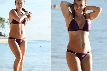 Vợ Rooney tự tin diện áo tắm hai mảnh 