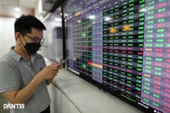 GDP quý III tăng gần 10%, sao chứng khoán vẫn lao dốc?