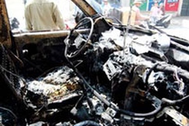 Bồi thường 300 triệu cho chủ xe Jolie bị cháy 