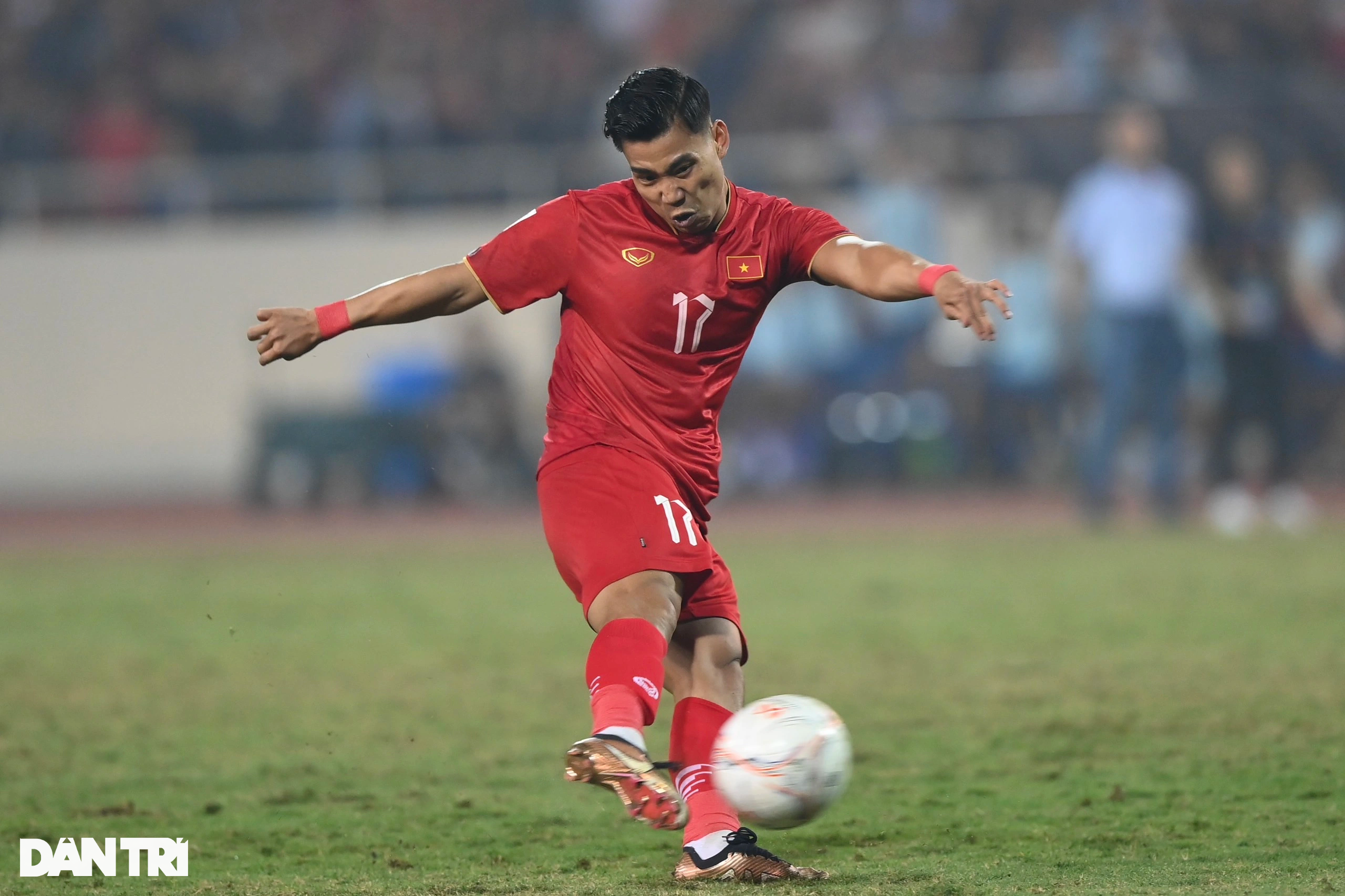 Bàn gỡ hòa 2-2 mở ra cơ hội lật ngược thế cờ cho đội tuyển Việt Nam - 1 Bàn gỡ hòa 2-2 mở ra cơ hội lật ngược thế cờ cho đội tuyển Việt Nam - 1