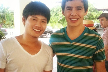 Chuyên gia trang điểm Hoàn Khang và kỷ niệm đẹp với Á quân Idol Mỹ