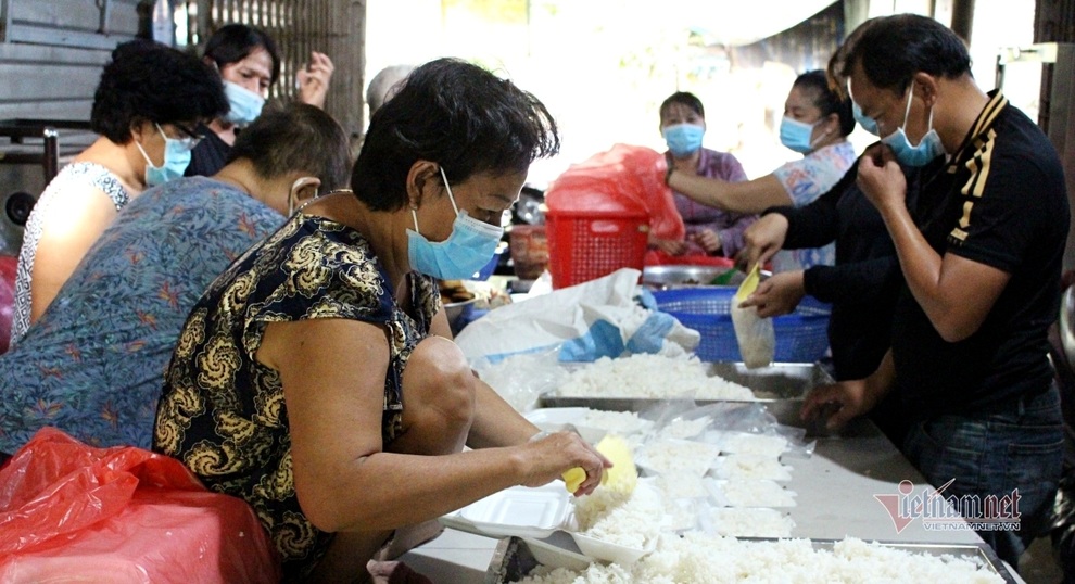 Cần câu cơm Thạch Sanh độc nhất vô nhị của 2 cụ bà Sài Gòn - 1 Cần câu cơm Thạch Sanh độc nhất vô nhị của 2 cụ bà Sài Gòn - 1