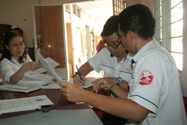 Hồ sơ đăng ký dự thi ĐH, CĐ giảm mạnh