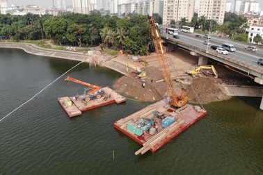 Hà Nội: Bắt đầu lấp một góc hồ Linh Đàm, thi công 2 cầu vượt