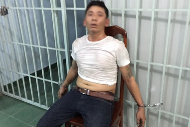 Nghẹt thở giải cứu 2 cụ già bị gã thanh niên xông vào nhà dùng dao khống chế