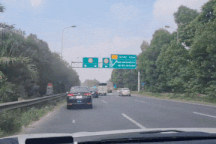 Ô tô tập lái "chiếm trọn" làn tốc độ cao, bảo sao đi ra đường là ức chế