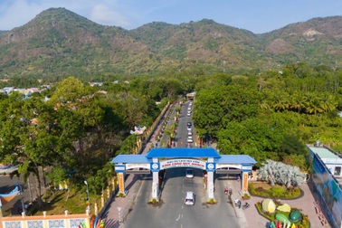 Đề xuất quy hoạch ngọn núi cao nhất miền Tây như núi Nga Mi, Trung Quốc