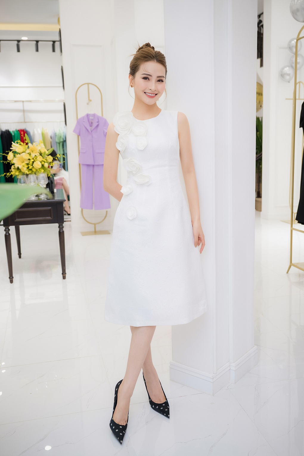 Hồng Diễm đọ dáng quyến rũ bên hoa hậu Ngọc Hân - 9 Hồng Diễm đọ dáng quyến rũ bên hoa hậu Ngọc Hân - 9
