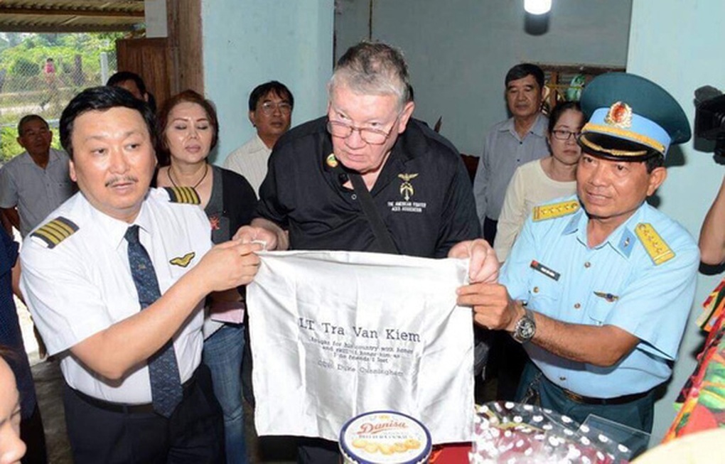 Trận không chiến và ký ức những người ở hai bên chiến tuyến - 2 Trận không chiến và ký ức những người ở hai bên chiến tuyến - 2