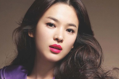 Song Hye Kyo sẽ hợp tác với Lương Triều Vỹ