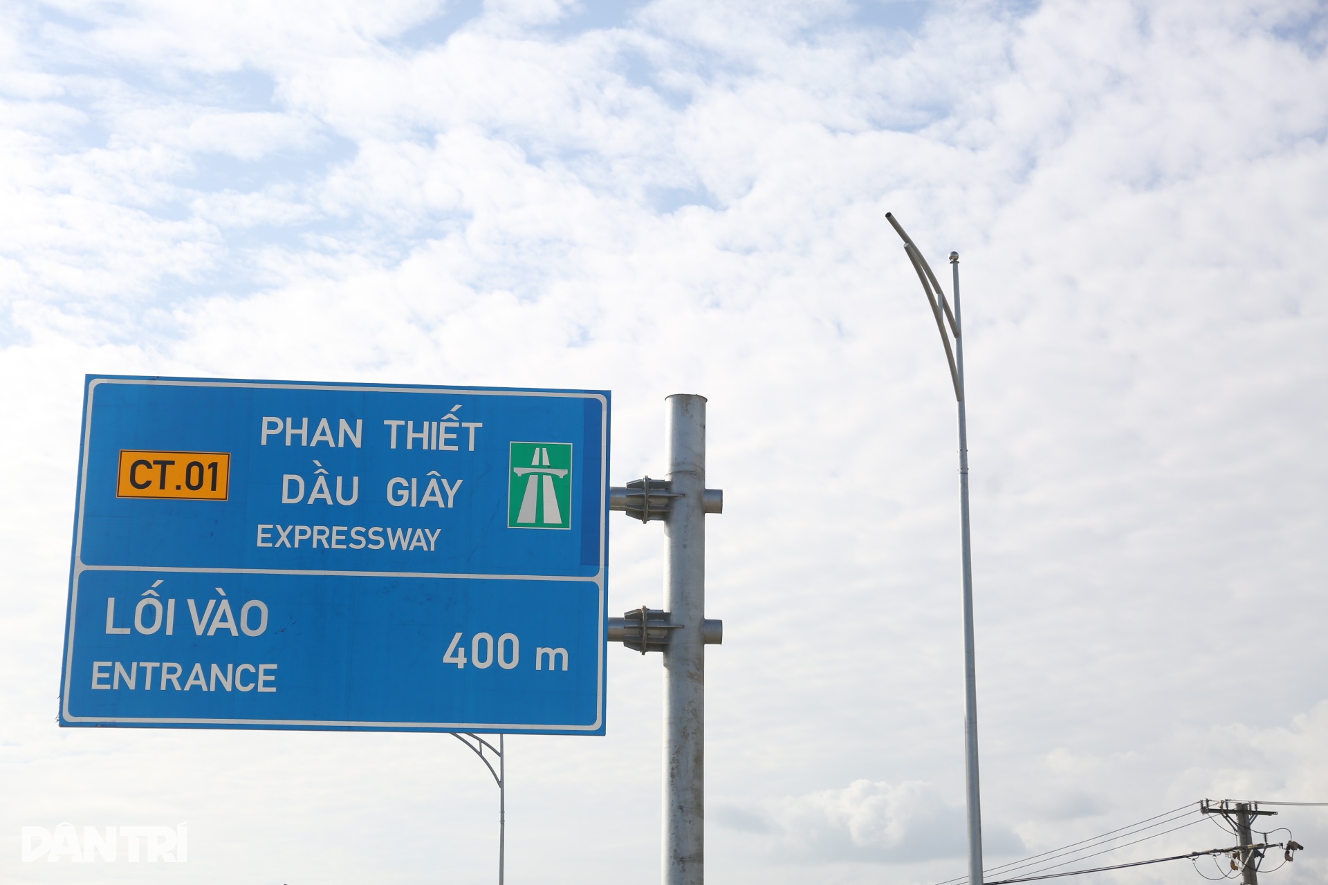 Nhiều hạng mục dang dở trên cao tốc Phan Thiết - Dầu Giây - 9 Nhiều hạng mục dang dở trên cao tốc Phan Thiết - Dầu Giây - 9