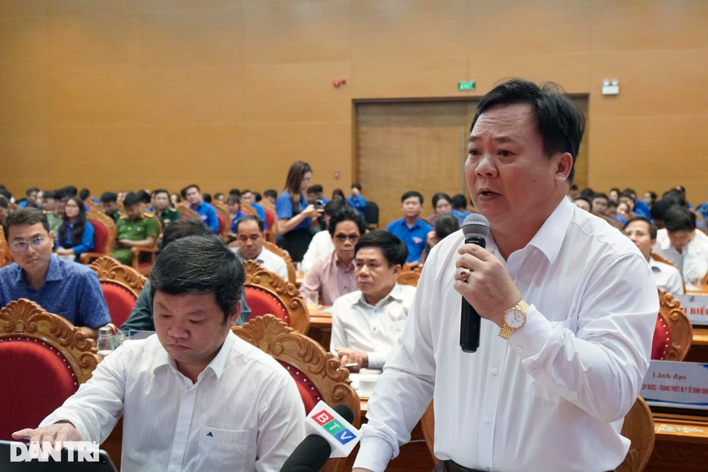 Chủ tịch Bình Định đối thoại với thanh niên: Cần hiến kế hơn đặt câu hỏi - 4 Chủ tịch Bình Định đối thoại với thanh niên: Cần hiến kế hơn đặt câu hỏi - 4
