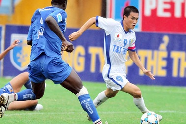 Công Vinh sang Bồ Đào Nha trước khi V-League 2009 hạ màn