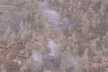 Thiết giáp "kẻ hủy diệt" bọc lót xe tăng Nga phá hủy mục tiêu Ukraine