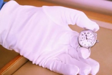 Cận cảnh quá trình lắp ráp đồng hồ siêu sang giá hơn 10 tỷ đồng