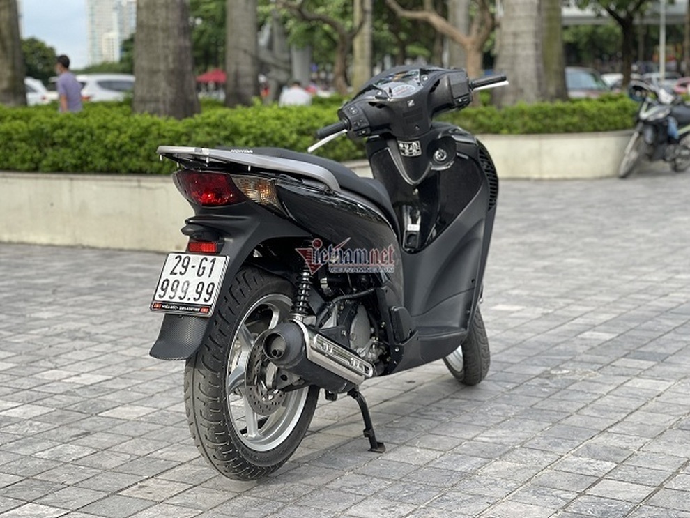 Cặp đôi Honda SH biển ngũ 9 được hét giá hơn 2 tỷ đồng tại Hà Nội - 5 Cặp đôi Honda SH biển ngũ 9 được hét giá hơn 2 tỷ đồng tại Hà Nội - 5