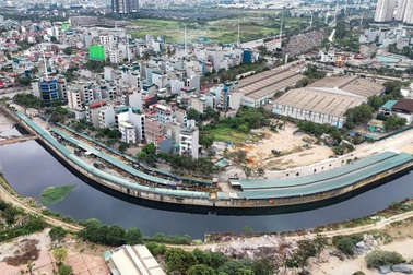 Vụ chợ trái phép 10 năm không ai biết ở Hà Nội: Vòng vo trách nhiệm