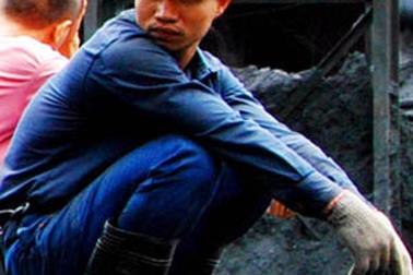 Chưa tiếp cận được vị trí 4 công nhân mắc kẹt