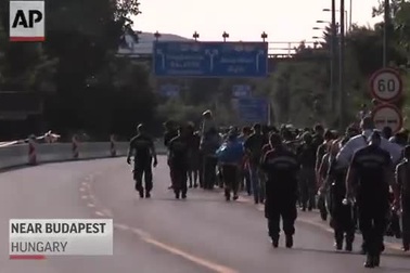 Đức, Áo mở cửa biên giới cho người di cư