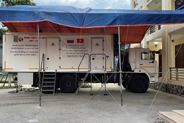 48,4 tỷ đồng mua xe xét nghiệm lưu động chuyển sang vỏ đựng oxy y tế