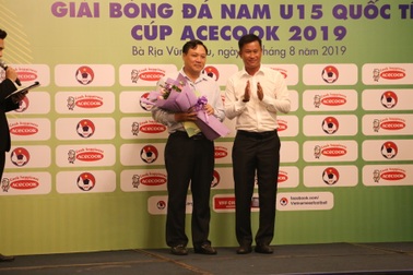 Lễ công bố nhà trợ chính giải bóng đá nam U15 Quốc tế