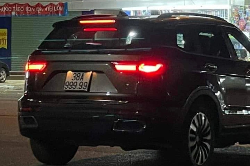 Xôn xao ô tô biển siêu vip trên đường phố Hà Tĩnh - 1 Xôn xao ô tô biển siêu vip trên đường phố Hà Tĩnh - 1