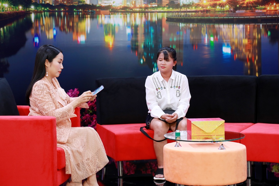 Lá thư xúc động của cô bé mồ côi viết cho người cha đặc biệt - 2 Lá thư xúc động của cô bé mồ côi viết cho người cha đặc biệt - 2