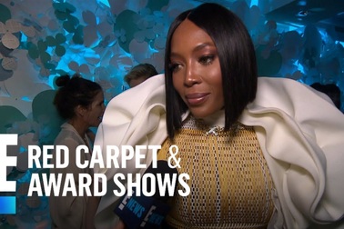 Naomi Campbell trẻ trung, xinh đẹp