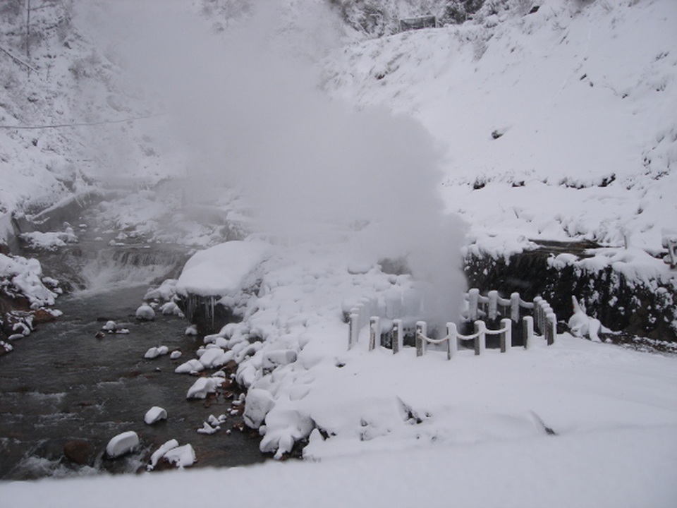 Vẻ đẹp onsen Nhật Bản trong tuyết mùa đông - 11 Vẻ đẹp onsen Nhật Bản trong tuyết mùa đông - 11
