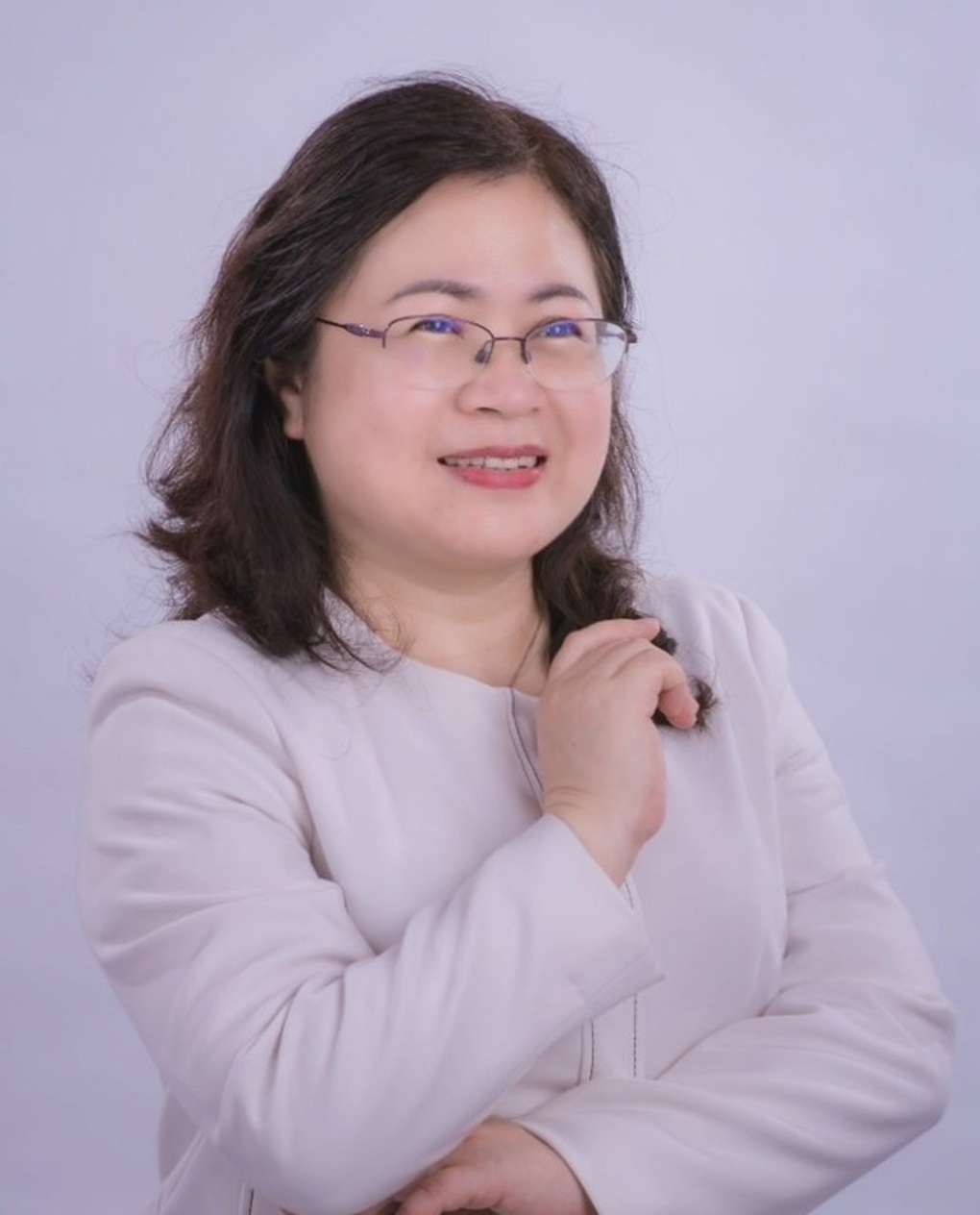 문학 부교수로 고려될 수 있는 유일한 후보자는 누구입니까? - 1 Ứng viên duy nhất được đề nghị xét phó giáo sư ngành văn học là ai? - 1