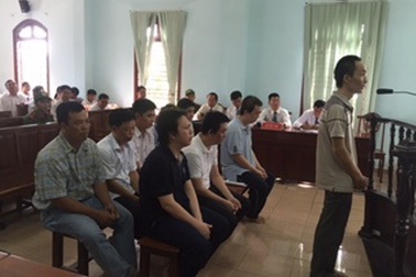 Xử vụ 7 thanh tra giao thông nhận hối lộ: Lộ việc chạy chức?