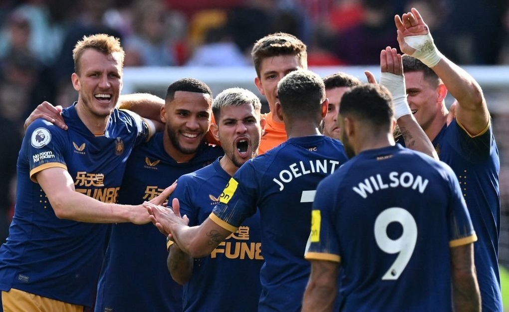 Newcastle, Tottenham tiếp tục đua tranh quyết liệt với Man Utd - 1 Newcastle, Tottenham tiếp tục đua tranh quyết liệt với Man Utd - 1