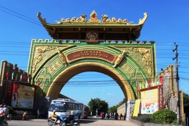 Xử phạt thanh niên kêu gọi biểu tình trước khu Đại Nam của bà Phương Hằng