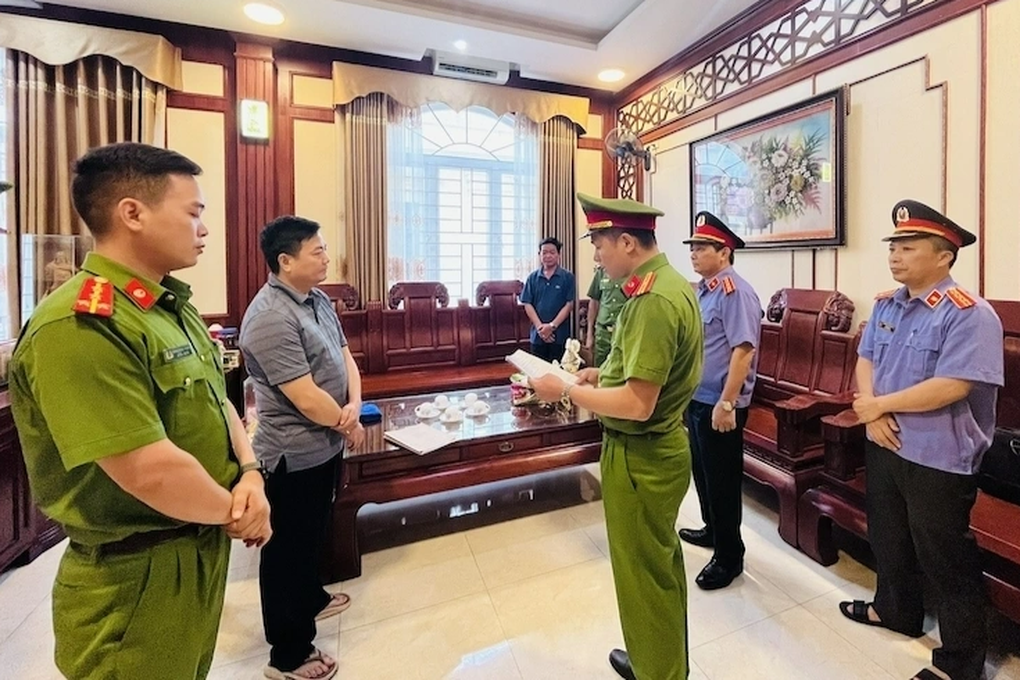Bí thư Huyện ủy ở Thanh Hóa bị bắt vì tội gì? - 1 Bí thư Huyện ủy ở Thanh Hóa bị bắt vì tội gì? - 1