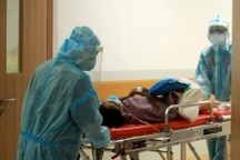 Nữ hộ lý chăm sóc bệnh nhân F0: Trong nhà không còn cân gạo