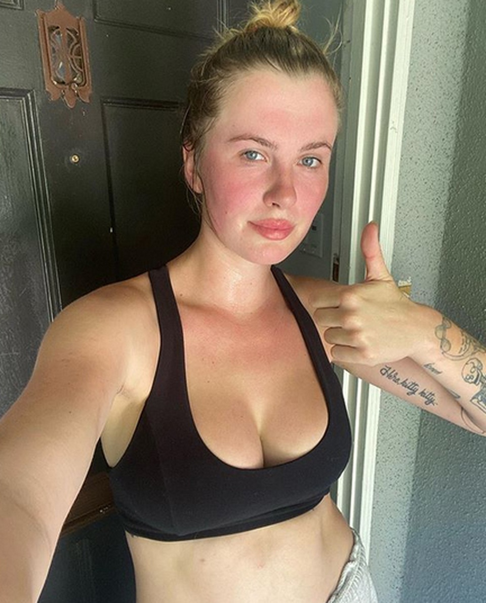 Ireland Baldwin diện áo tắm khoe loạt hình xăm khủng - 5 Ireland Baldwin diện áo tắm khoe loạt hình xăm khủng - 5
