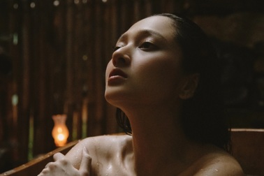 Trở lại sau thời gian ở ẩn, Bảo Anh "gây bão" trên các bảng xếp hạng