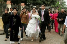 Hà Nội: Cán bộ làm đám cưới không quá 50 mâm
