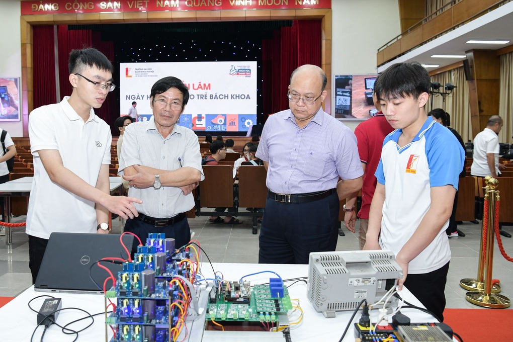 Năm 2022: Sinh viên ĐH Bách khoa Hà Nội có 81 công trình xuất bản quốc tế - 1 Năm 2022: Sinh viên ĐH Bách khoa Hà Nội có 81 công trình xuất bản quốc tế - 1