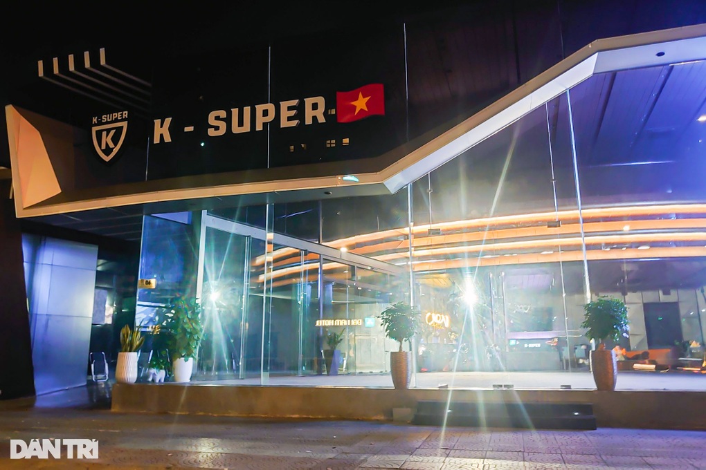 Showroom Siêu Xe K-Super Trống Trơn Sau Tin Phan Công Khanh Bị Bắt Khẩn Cấp  | Báo Dân Trí