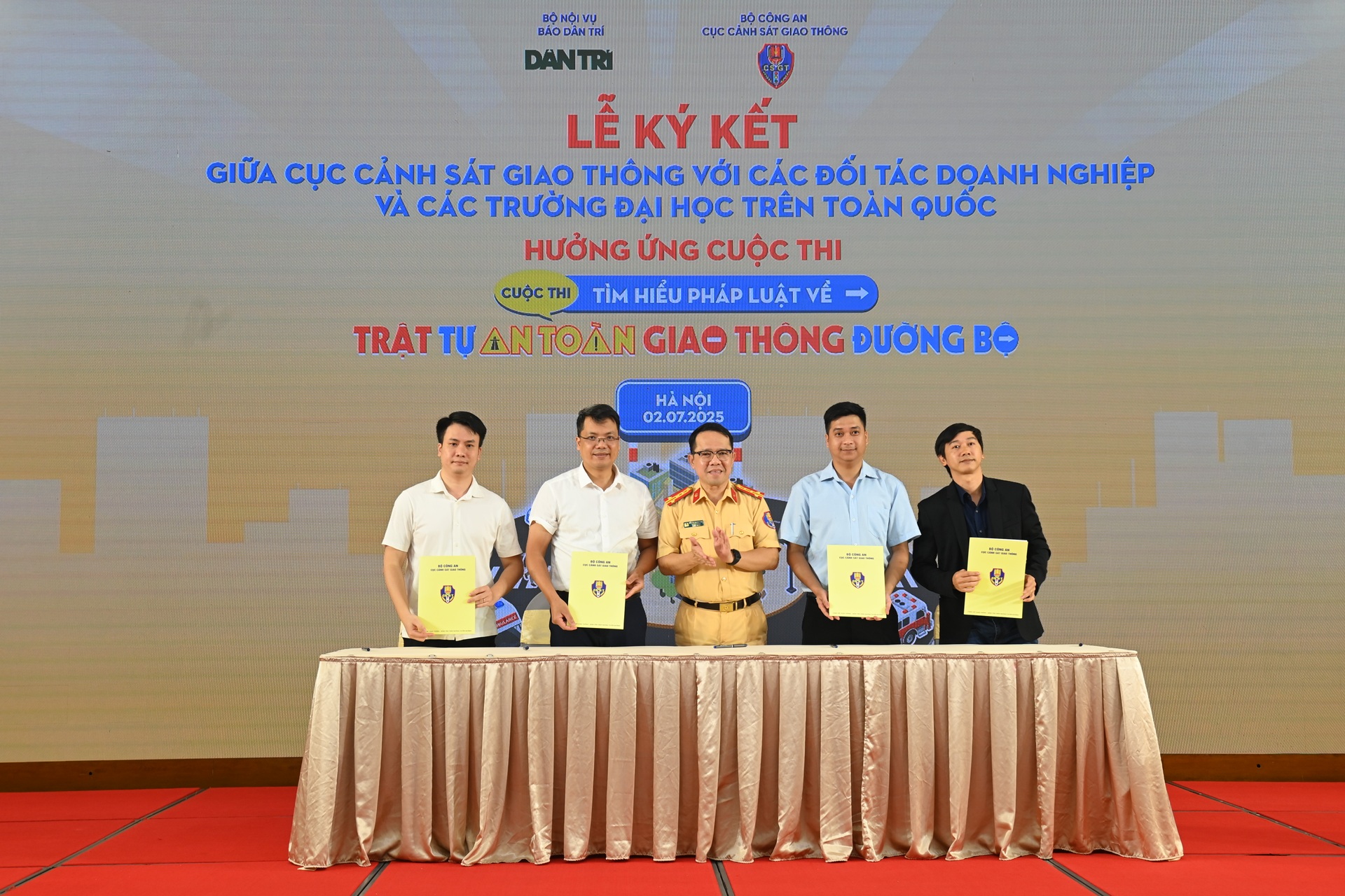 Trường học đồng hành xây dựng ý thức giao thông từ giảng đường - 4 Trường học đồng hành xây dựng ý thức giao thông từ giảng đường - 4